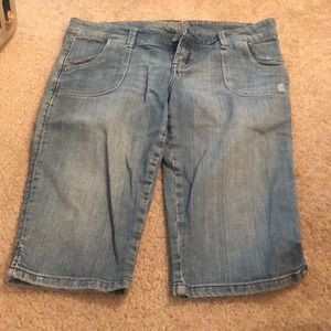 Bermuda jean shorts